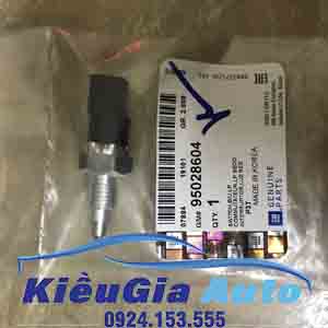 banphutungoto.vn-CẢM BIẾN ĐÈN LÙI CHEVROLET CAPTIVA-95028604