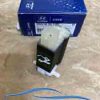 MÔ TƠ BƠM NƯỚC RỬA KÍNH HYUNDAI VELOSTER 5 banphutungoto.vn-MÔ TƠ BƠM NƯỚC RỬA KÍNH HYUNDAI VELOSTER-985102L100-2