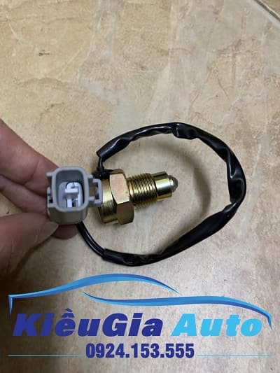 CẢM BIẾN BÁO LÙI TOYOTA YARIS 1 Banphutungoto.vn - CẢM BIẾN BÁO LÙI TOYOTA YARIS - 8421052010-1