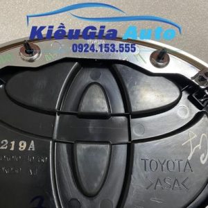Lô gô trước Toyota Hilux 2016-2023 6 3 7 1