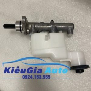 Heo thắng cái Toyota Innova 2006-2015