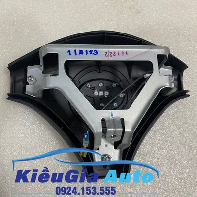 Nắp đậy phím còi vô lăng Toyota Vios 2003-2007 3 Nắp đậy phím còi vô lăng Toyota Vios 2003-2007 - Ảnh 3