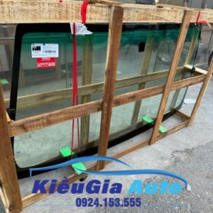Kính chắn gió trước Toyota Fortuner 2009-2015