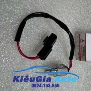 Cảm biến báo lùi Mitsubishi Pajero V33