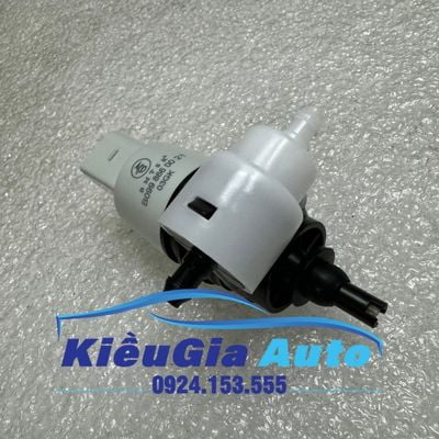 Mô tơ bơm nước rửa kính Mercedes C300 W205 2015-2021 3 Mô tơ bơm nước rửa kính Mercedes C200 W205 2014-2021