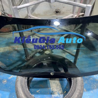 Kính chắn gió sau Mitsubishi Outlander 2014-2022 1 Kính chắn gió sau Mitsubishi Outlander 2014-2022