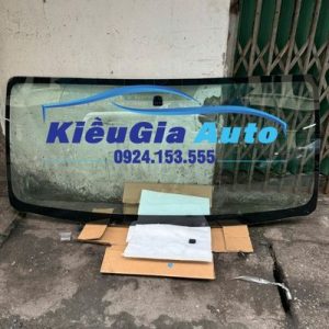 Kính chắn gió trước Toyota Hiace 2006-2014