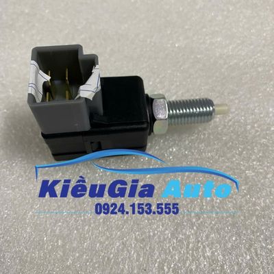 Công tắc chân phanh Hyundai HD65 HD72 8 Công tắc chân phanh Hyundai HD65 HD72 - Ảnh 8