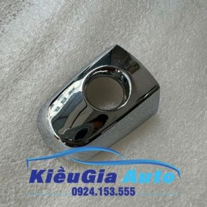 Duoi tay mo cua ngoai Toyota Hilux 2004 2015