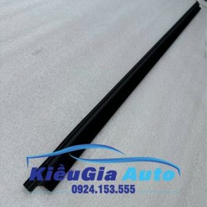 Nẹp chân kính ngoài Toyota Fortuner 2009-2015
