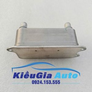 Két sinh hàn làm mát dầu động cơ Mercedes E200 W212 2009-2016
